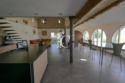 Mas - 195 m² - 5 pièces