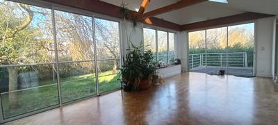 Maison - 217 m² - 8 pièces