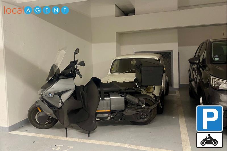 Parking / Garage - 3 m²