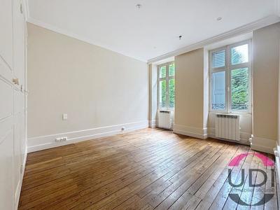 Appartement - 93 m² - 3 pièces