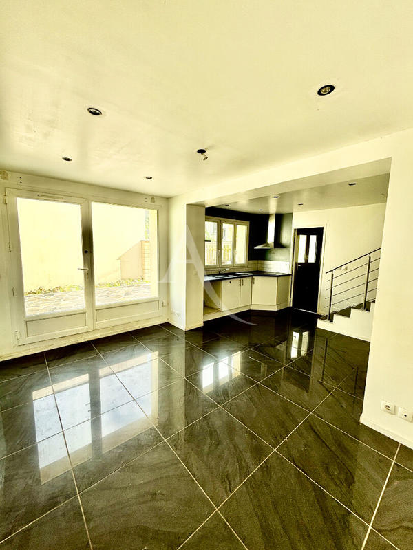 Maison - 53 m² - 23 pièces