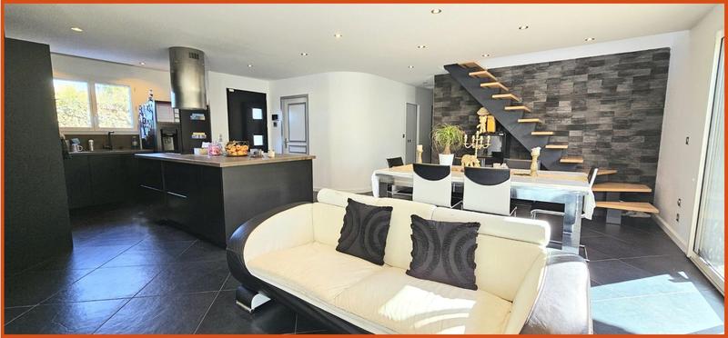 Maison - 150 m² - 7 pièces