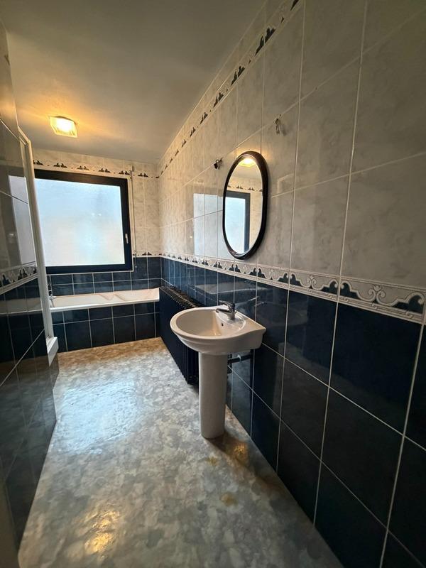 Maison de ville - 255 m² - 9 pièces