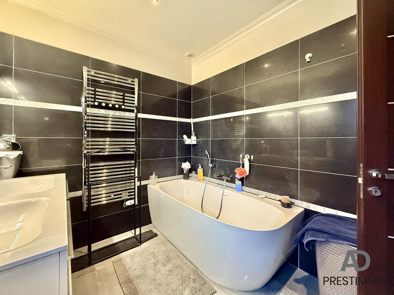 Villa - 163 m² - 5 pièces