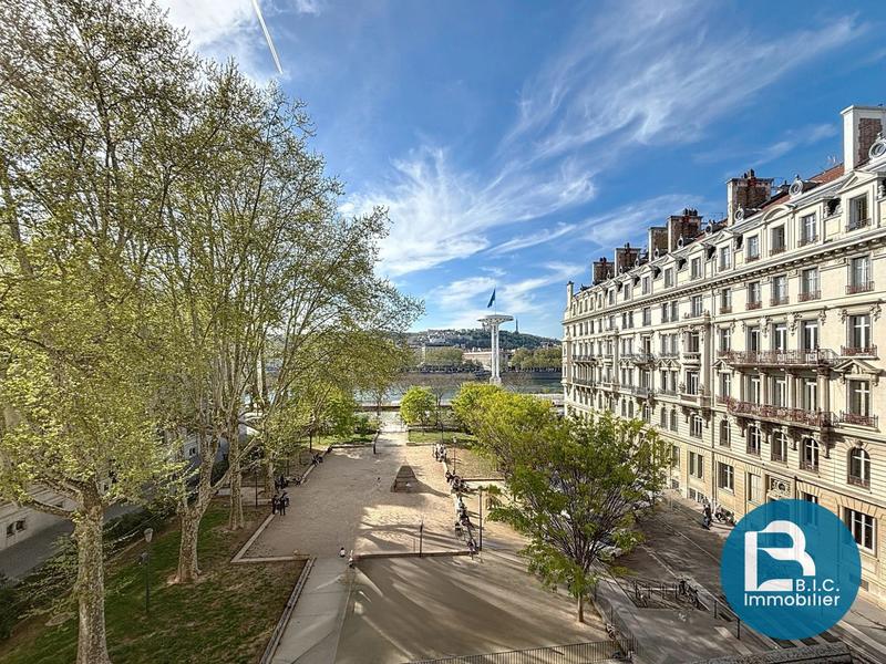 Appartement - 201 m² - 6 pièces