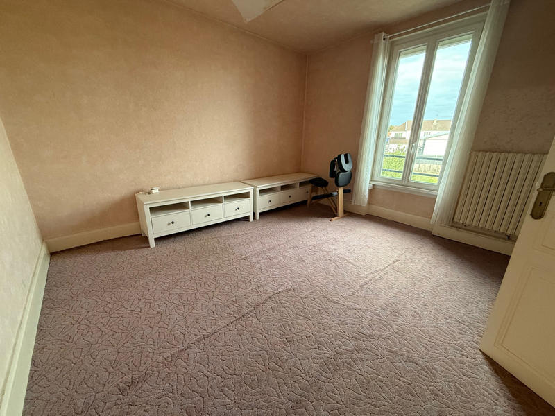 Maison - 221 m² - 8 pièces