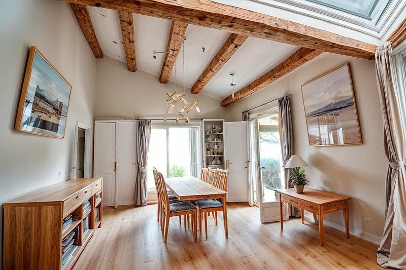 Maison - 234 m² - 8 pièces