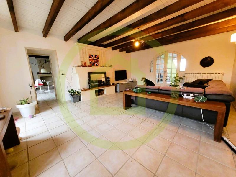 Maison - 236 m² - 7 pièces
