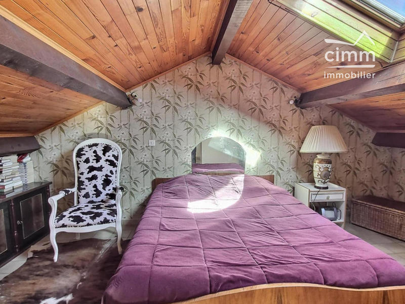 Maison - 215 m² - 7 pièces