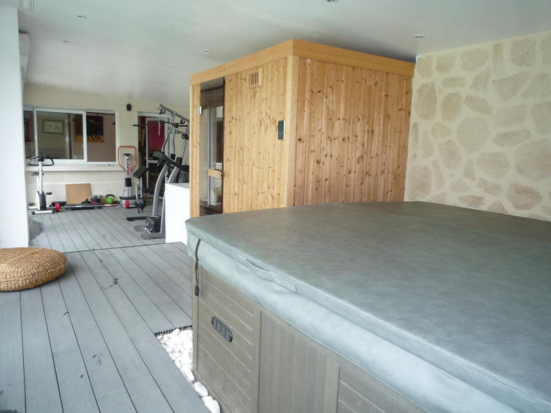 Maison - 380 m² - 15 pièces