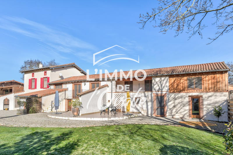 Maison - 394 m² - 16 pièces