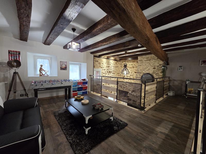 Maison - 222 m² - 7 pièces