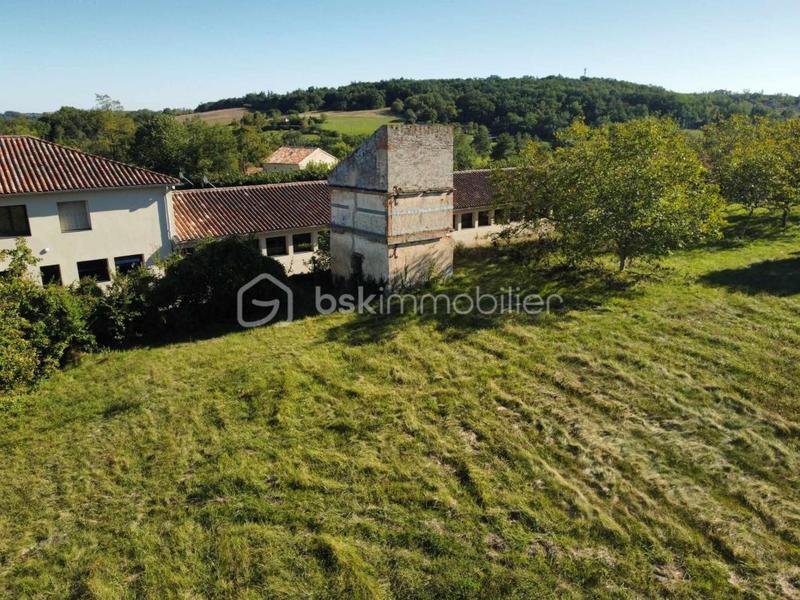 Demeure - 488 m² - 8 pièces