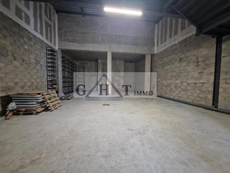 Entrepôt - 247 m²