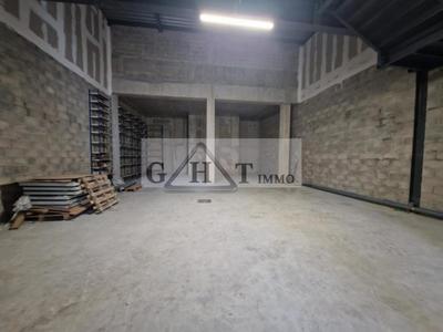 Entrepôt - 247 m²