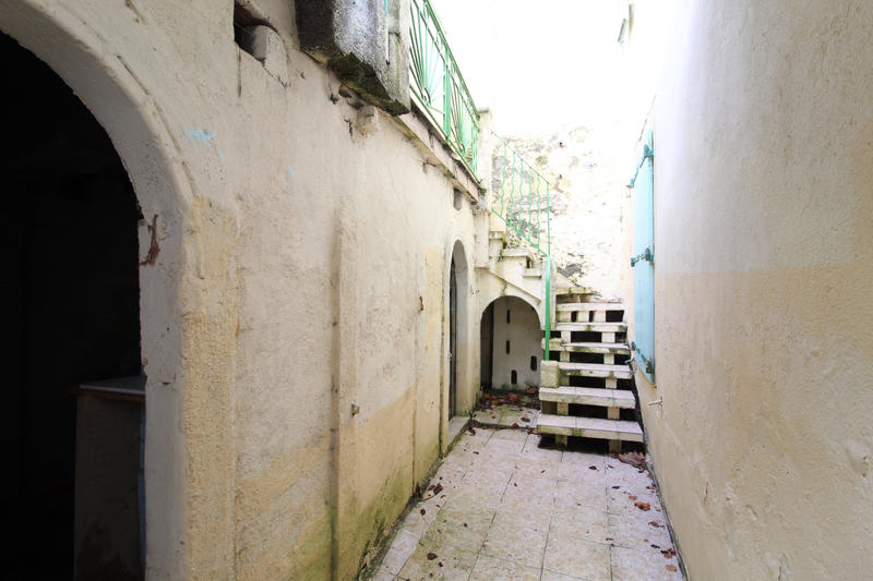 Maison - 208 m² - 10 pièces