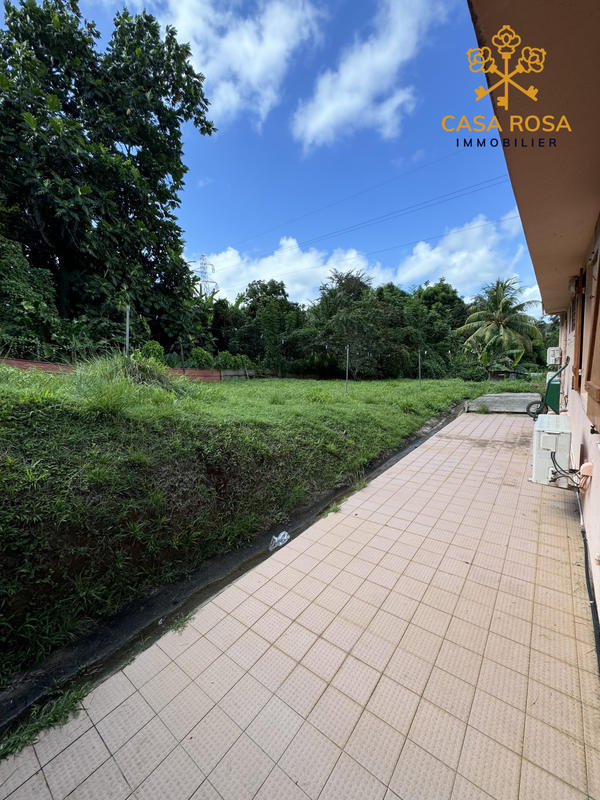 Maison traditionnelle - 94 m² - 4 pièces