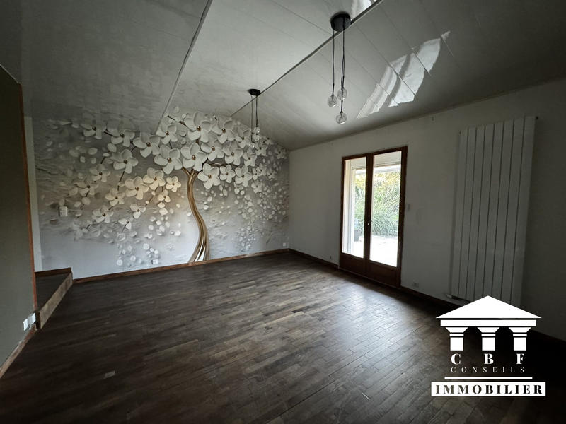 Maison - 159 m² - 7 pièces