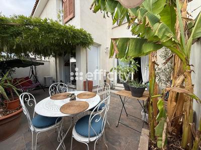 Maison - 96 m² - 5 pièces