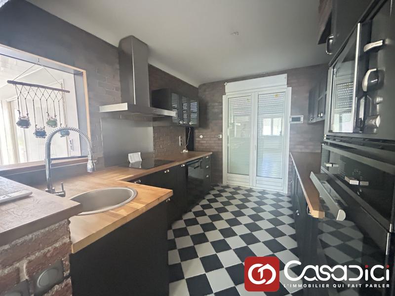 Maison - 92 m² - 5 pièces