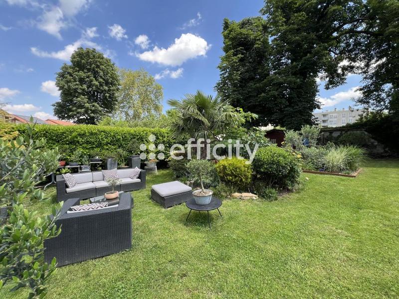 Maison - 95 m² - 5 pièces