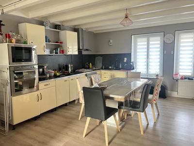 Maison - 200 m² - 7 pièces