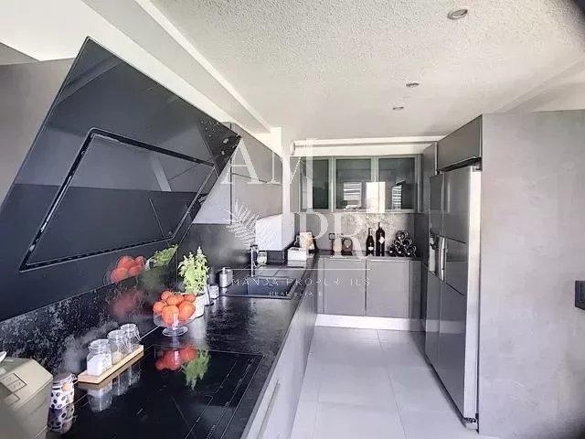 Appartement - 100 m² - 4 pièces