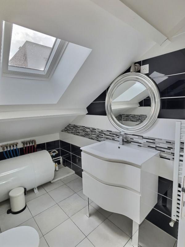 Maison - 121 m² - 7 pièces