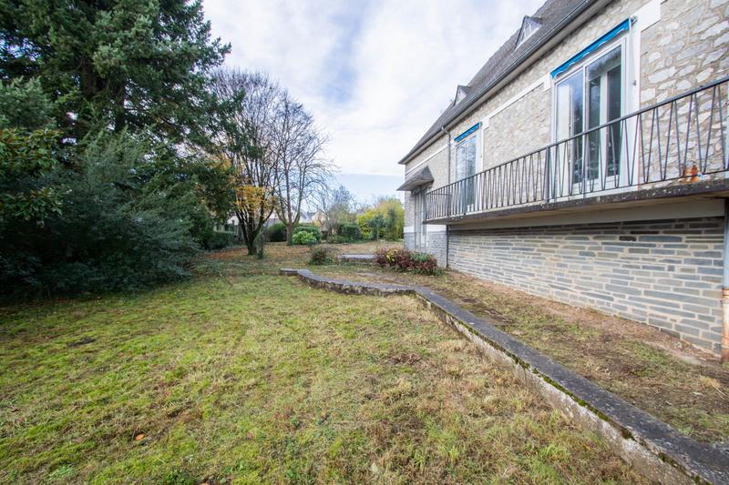 Maison traditionnelle - 174 m² - 6 pièces