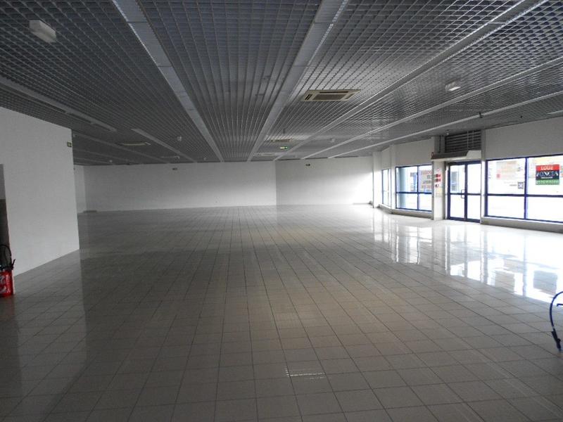 Local commercial - 655 m²