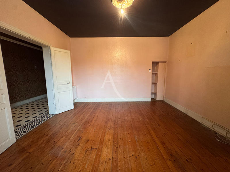 Maison - 208 m² - 8 pièces