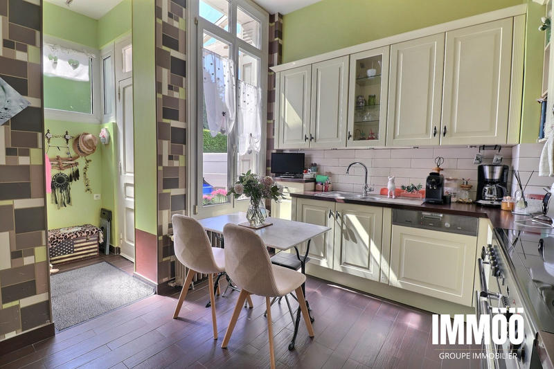 Maison - 265 m² - 6 pièces