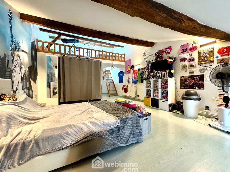 Maison - 183 m² - 5 pièces