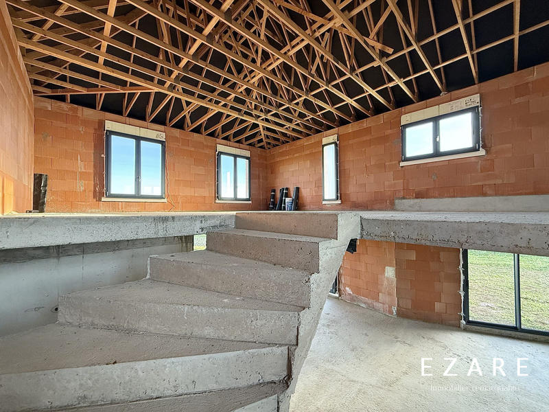 Maison - 220 m² - 6 pièces