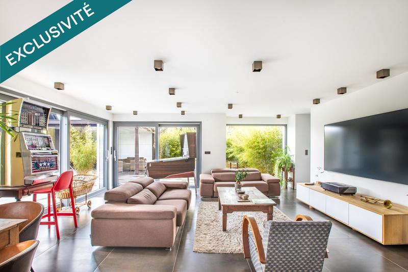 Maison - 240 m² - 10 pièces