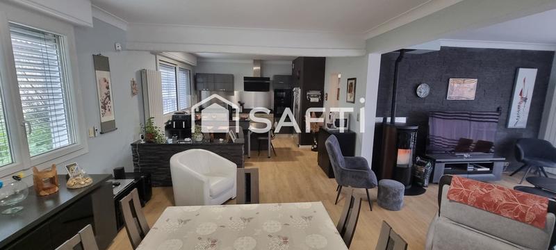 Maison - 240 m² - 8 pièces