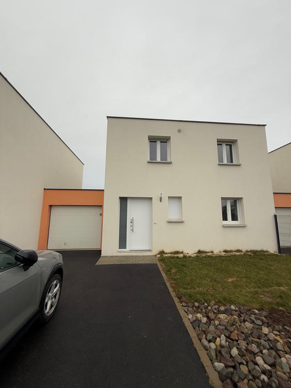 Maison - 96 m² - 5 pièces