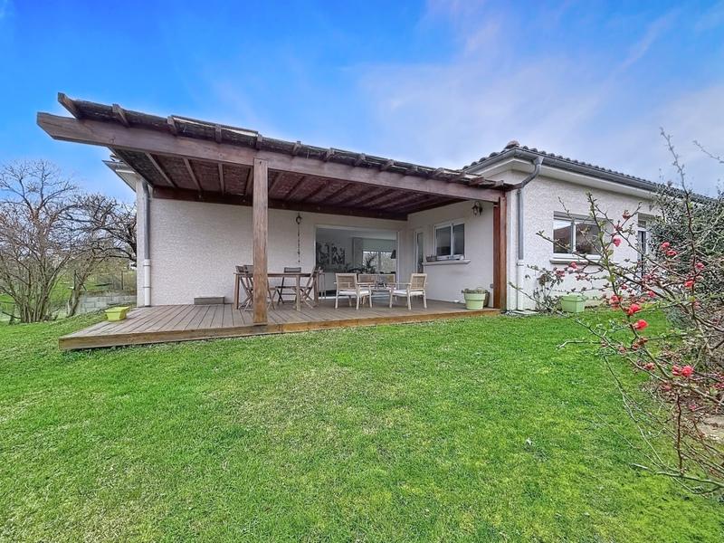 Maison - 228 m² - 6 pièces