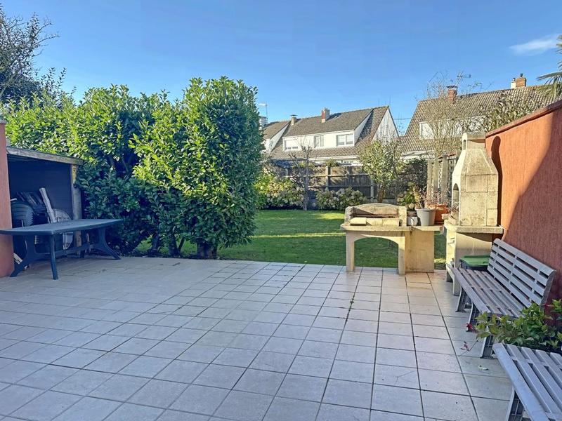 Maison - 94 m² - 5 pièces