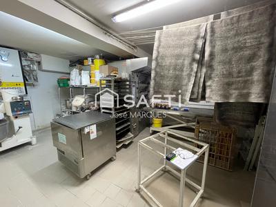 Local commercial - 179 m² - 7 pièces
