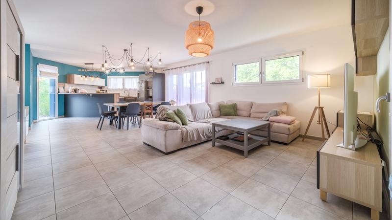 Maison contemporaine - 137 m² - 6 pièces