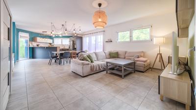 Maison contemporaine - 137 m² - 6 pièces