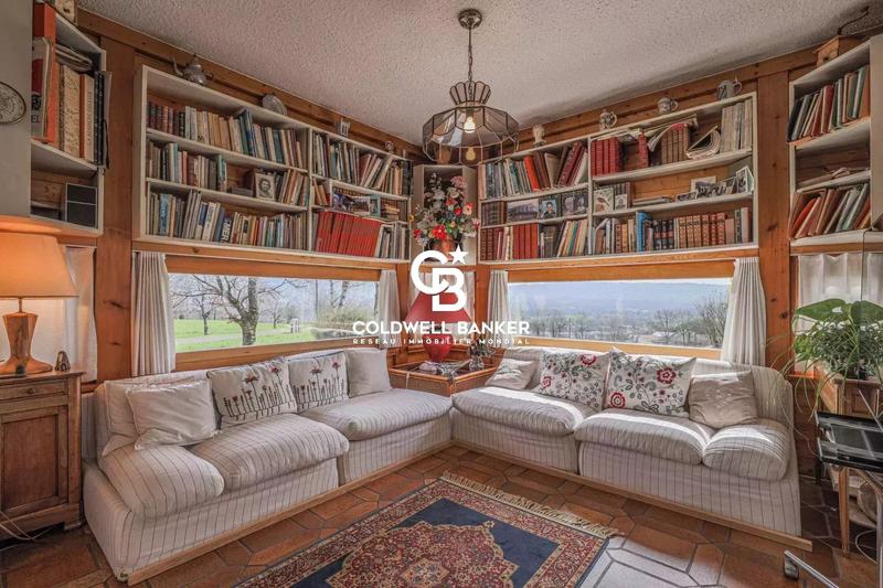 Maison - 250 m² - 7 pièces