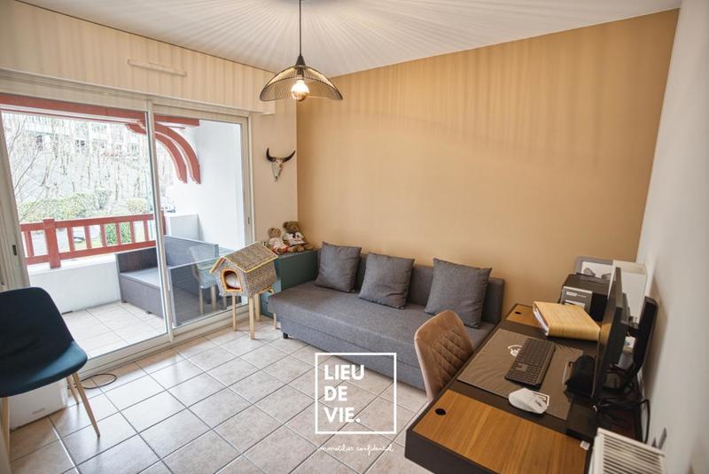 Appartement ancien - 84 m² - 3 pièces