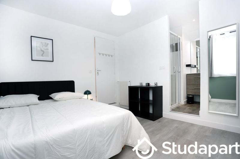 Chambre - 12 m² - 1 pièce