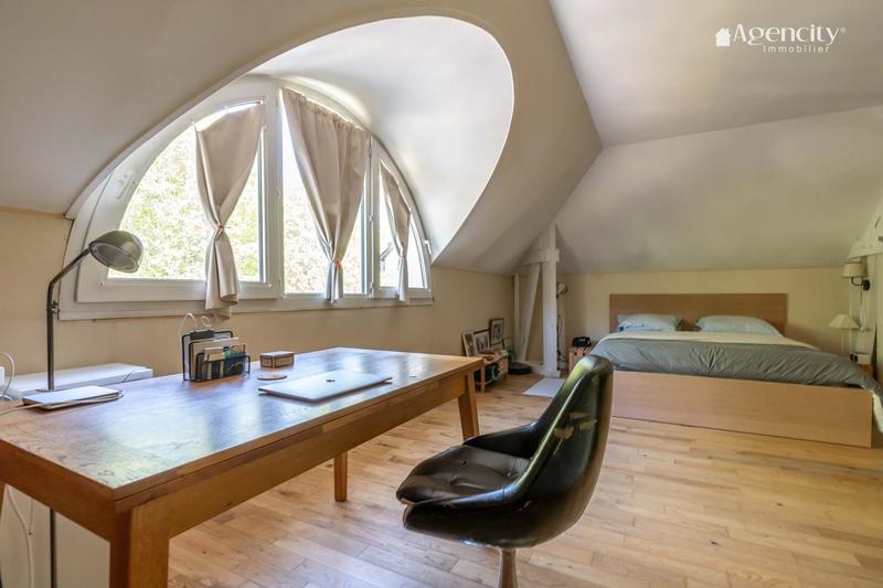 Maison traditionnelle - 153 m² - 6 pièces