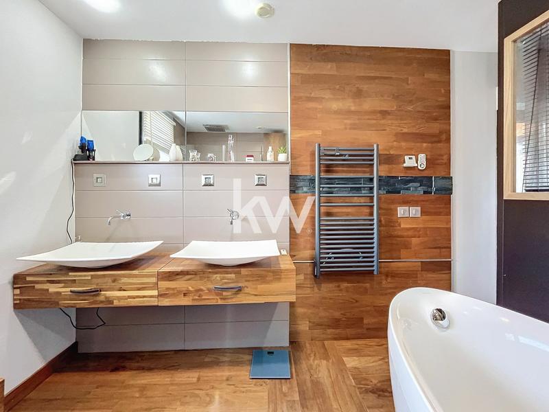 Appartement - 107 m² - 4 pièces