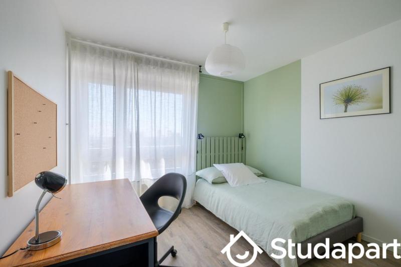 Chambre - 11 m² - 1 pièce