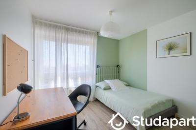 Chambre - 11 m² - 1 pièce