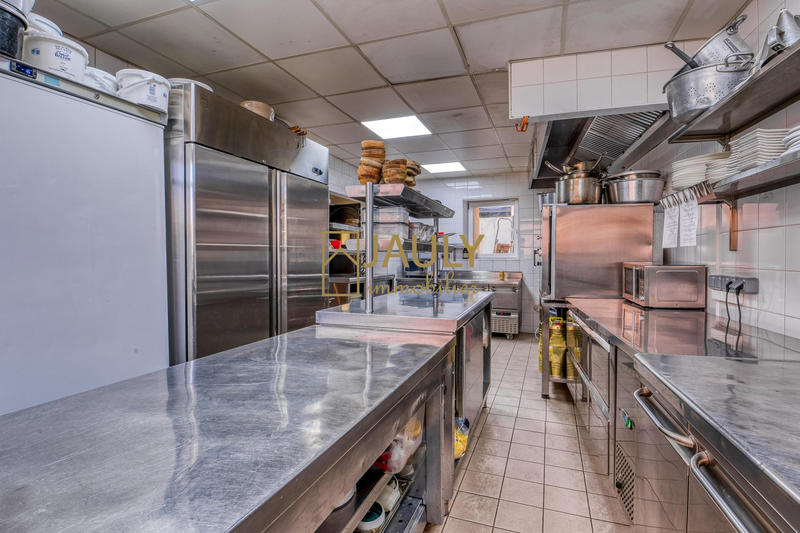 Local commercial - 382 m²